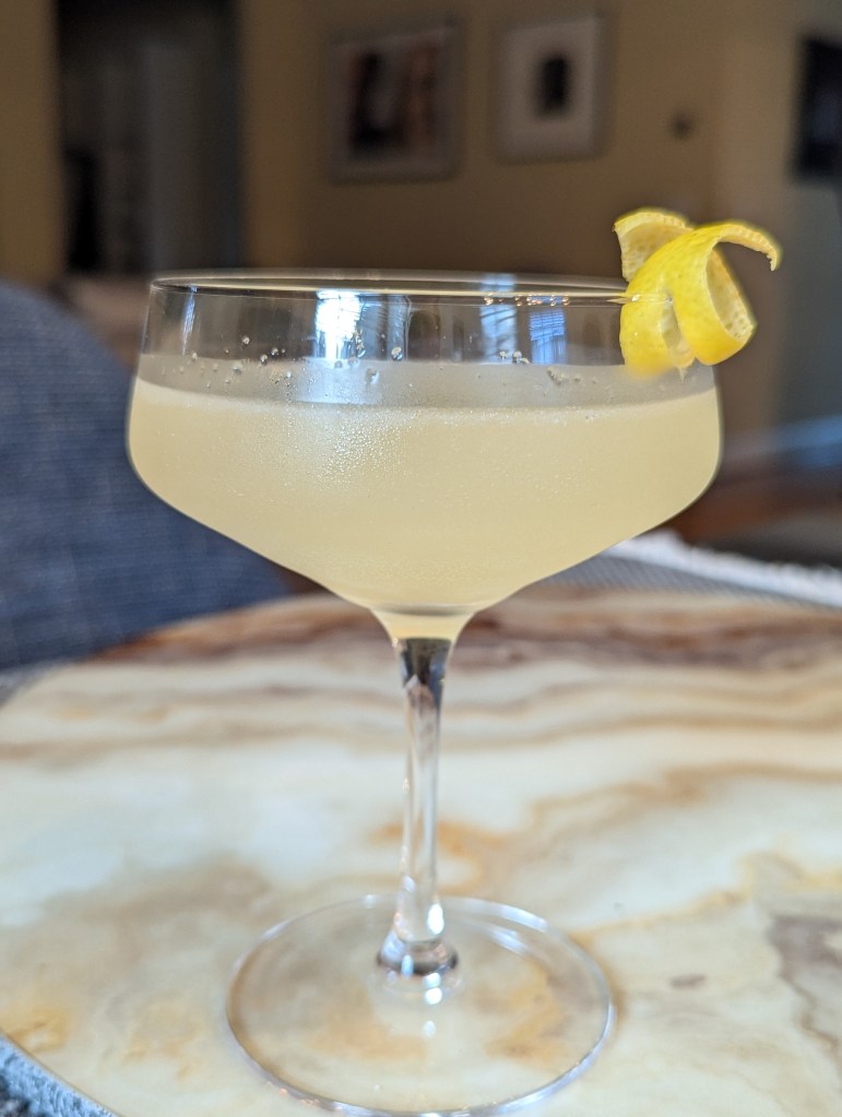 The Bee's Knees Cocktail - Close